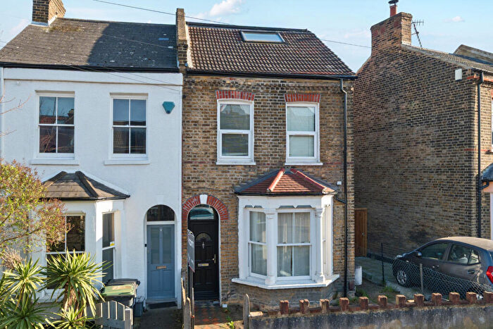 1 Bedroom Apartment For Sale In Elthruda Road, London, SE13