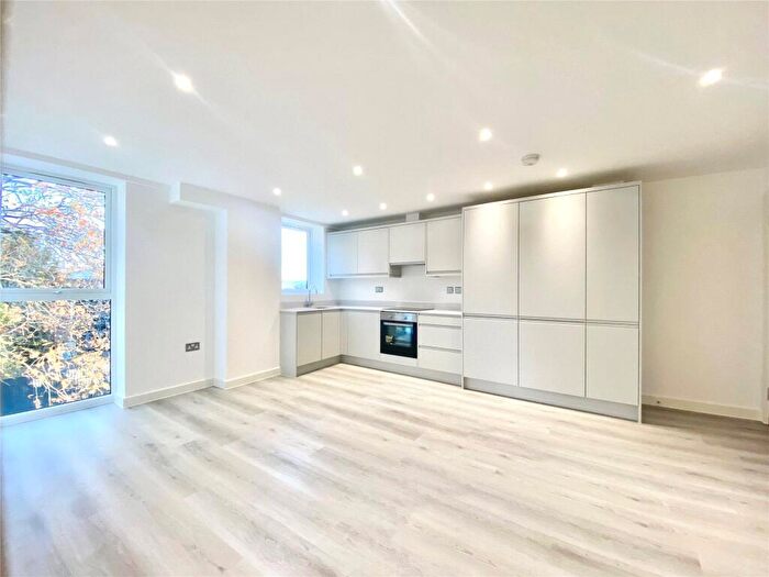 2 Bedroom Apartment To Rent In Oaklands Park, Wokingham, Berkshire, RG41