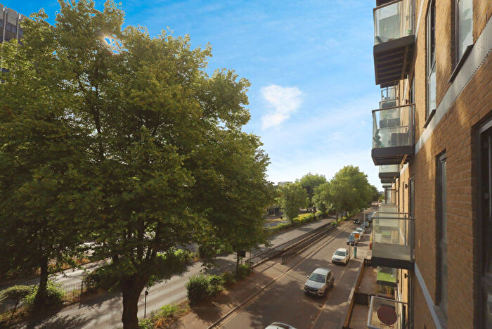 2 Bedroom Apartment For Sale In Victoria Avenue, Southend-on-Sea, SS2