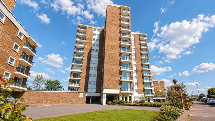 2 Bedroom Flat For Sale In The Esplanade, Frinton-On-Sea, CO13