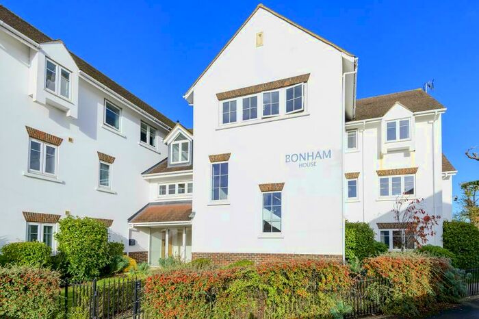 2 Bedroom Apartment To Rent In Woking, GU22