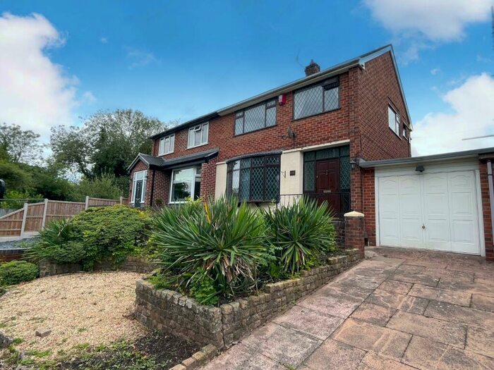 3 Bedroom Semi-Detached House To Rent In New Inn Lane, Stoke-on-Trent, Staffordshire, ST4