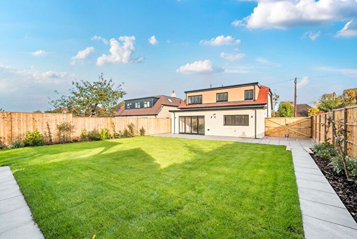 4 Bedroom Detached House For Sale In Christmas Pie Avenue, Normandy, GU3