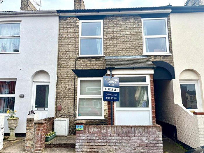 2 Bedroom Terraced House For Sale In Lovewell Road, Lowestoft, NR33