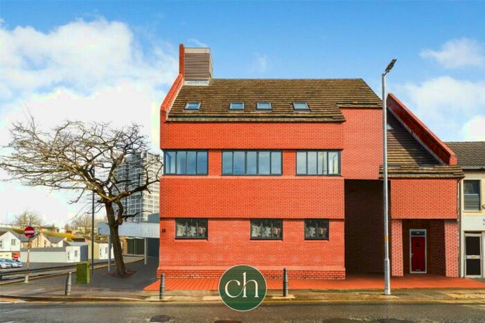 1 Bedroom Apartment To Rent In Commercial Road, Town Centre, SN1