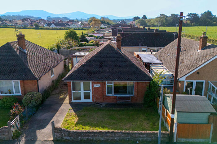 2 Bedroom Bungalow For Sale In Woodside Gardens, Rhyl, Denbighshire, LL18