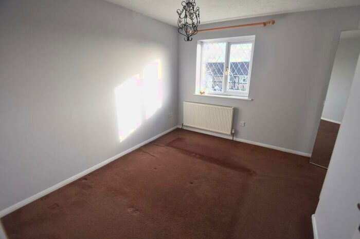 2 Bedroom Terraced House To Rent In Farmbrook, Luton, LU2