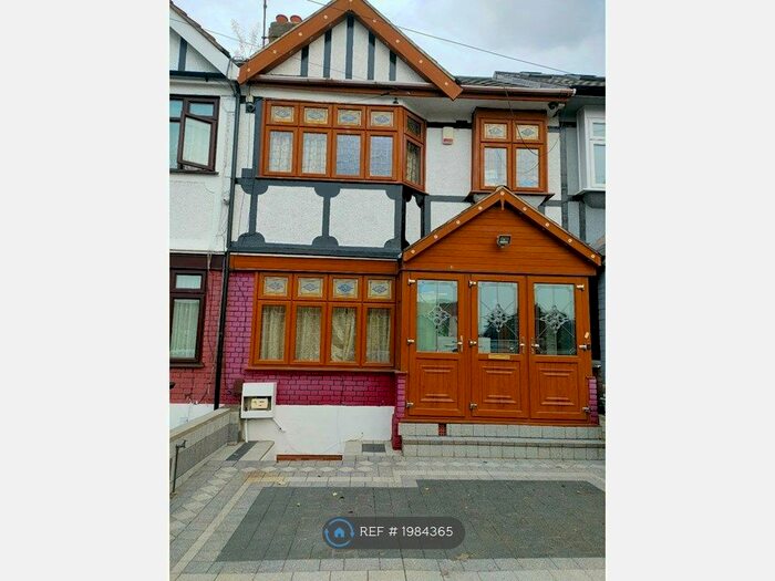 4 Bedroom Terraced House To Rent In Huxley Drive, Romford, RM6