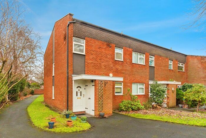 2 Bedroom Flat For Sale In Beechfield Close, Sale, Greater Manchester, M33