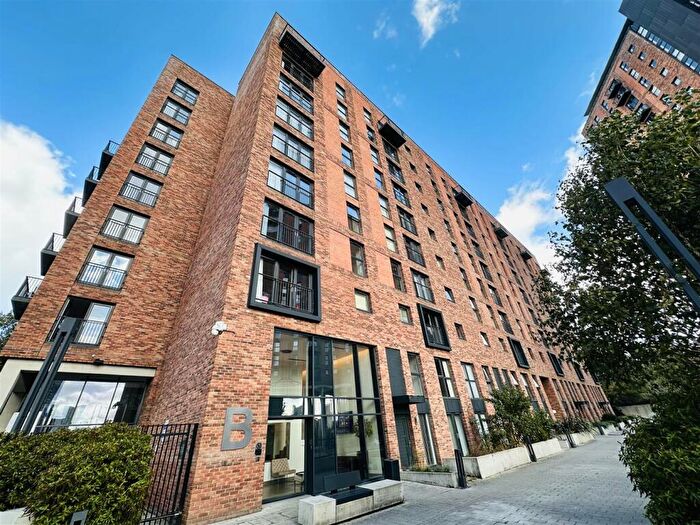 2 Bedroom Apartment For Sale In Wilburn Basin, Ordsall Lane, Salford, M5