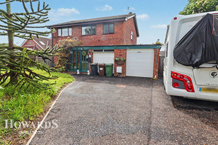 4 Bedroom Detached House For Sale In Fulmar Close, Bradwell, NR31
