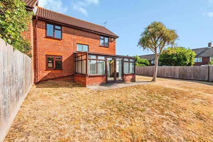 3 Bedroom End Of Terrace House For Sale In The Vineries, Eastbourne, BN23