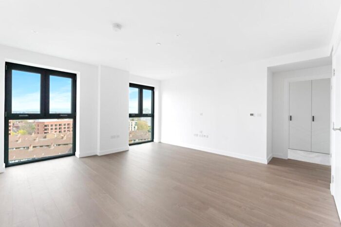 1 Bedroom Flat To Rent In Emperor Point, Dragonfly Walk, N4