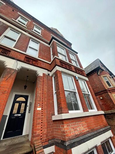 2 Bedroom Flat To Rent In Forest Road West, Nottingham, NG7