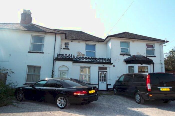 1 Bedroom Flat To Rent In Spring Crescent, Southampton, SO17