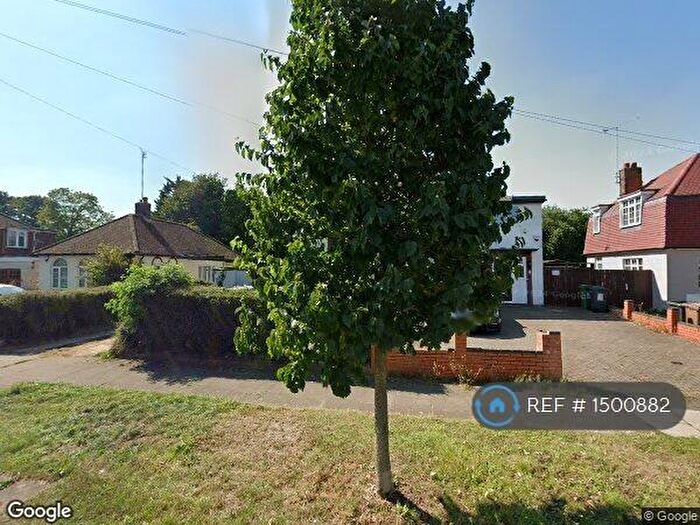 3 Bedroom Semi-Detached House To Rent In Mayne Avenue, Luton, LU4