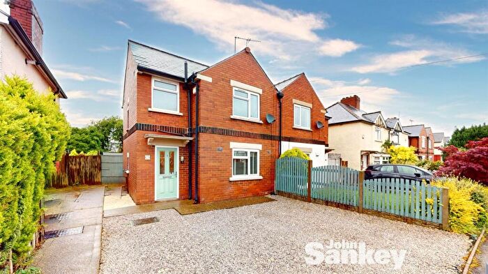 3 Bedroom House To Rent In Greenwood Avenue, Mansfield Woodhouse, NG19