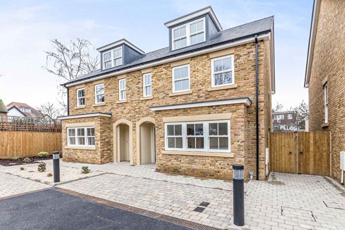 4 Bedroom Property To Rent In Pulsford Close, Twickenham, TW1