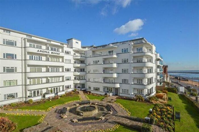 3 Bedroom Flat For Sale In On The Seafront, Westcliff-On-Sea, Essex, SS0