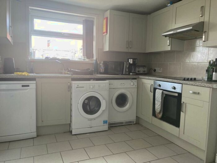 5 Bedroom House To Rent In May Street, Cathays, Cardiff, CF24
