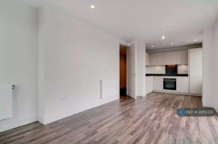 1 Bedroom Flat To Rent In Moulding Lane, London, SE14