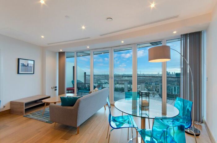 2 Bedroom Apartment To Rent In Arena Tower, Crossharbour Plaza, Canary Wharf, E14