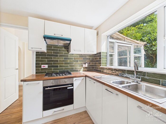 4 Bedroom Semi-Detached House For Sale In Valley Road, Buckingham, Buckinghamshire, MK18