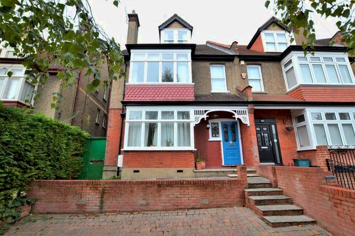 6 Bedroom Semi-Detached House To Rent In Blenheim Crescent, South Croydon, CR2