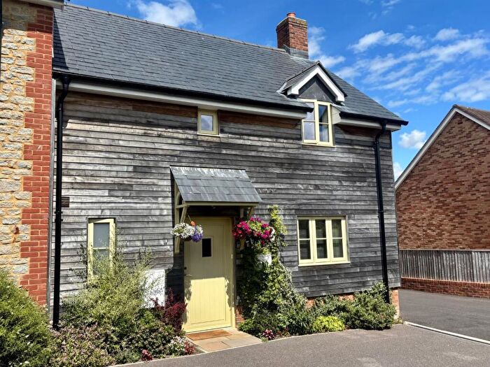 2 Bedroom End Of Terrace House For Sale In Badgers Grove, Stalbridge, Sturminster Newton, DT10