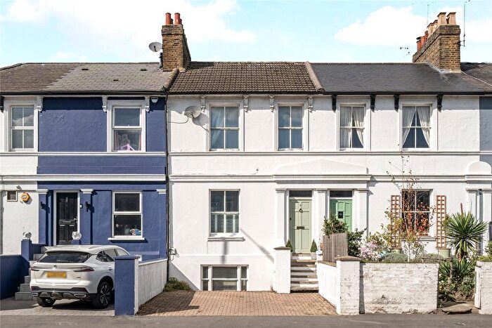 4 Bedroom Terraced House For Sale In Thames Ditton, KT7