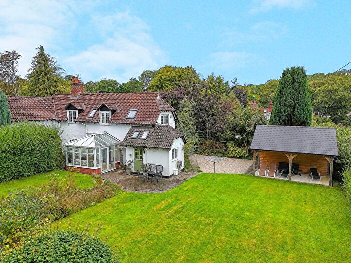 3 Bedroom Semi Detached House For Sale In Pound Lane, Burley, Burley, BH24