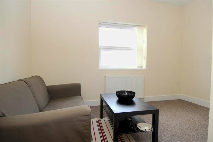 3 Bedroom Flat To Rent In Seaton Avenue, Mutley, Plymouth, PL4