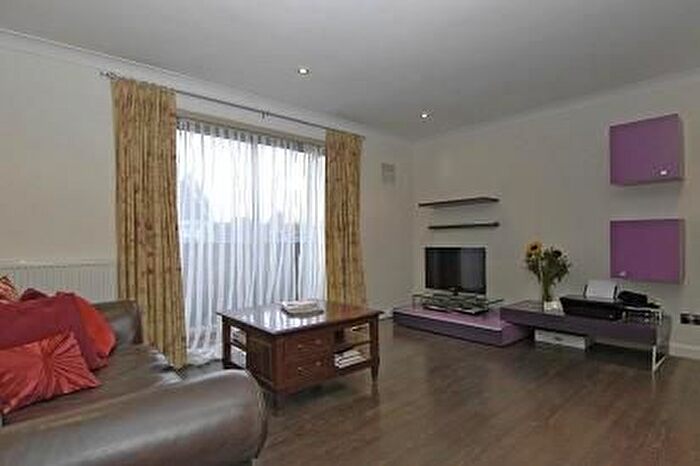 1 Bedroom Flat To Rent In Cedar Terrace, Richmond, TW9