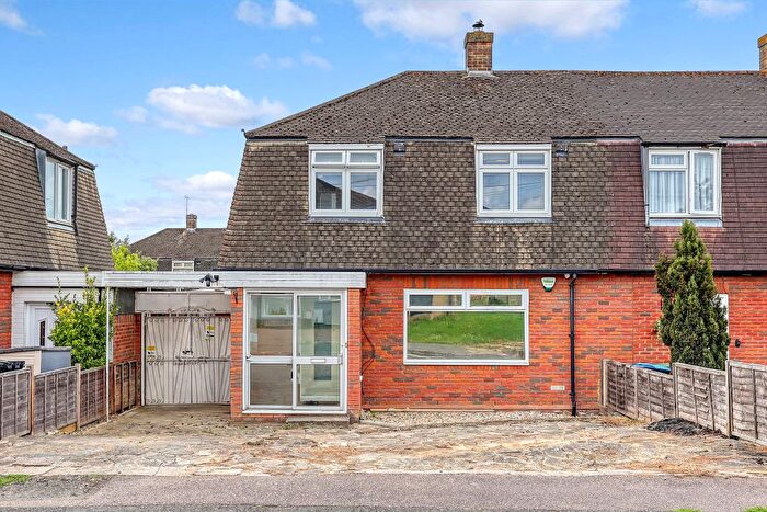 3 Bedroom End Terrace House For Sale In Audley Gardens, Loughton, IG10