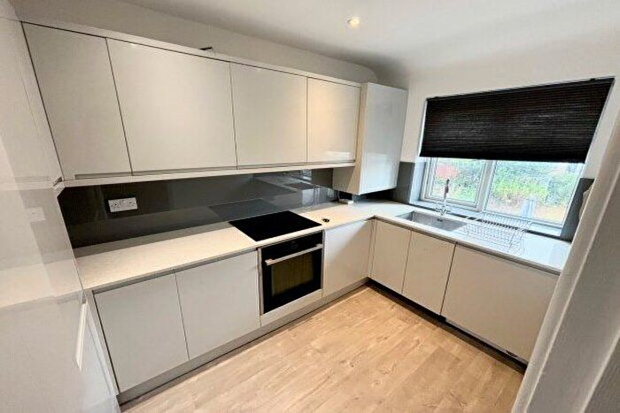 1 Bedroom Flat To Rent In Otterbourne Road, London, E4