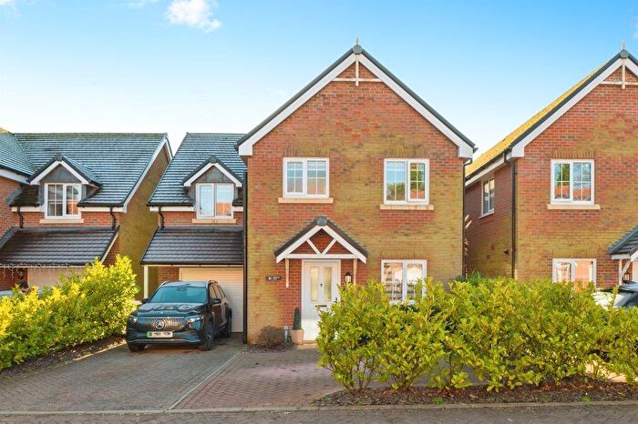 4 Bedroom Detached House For Sale In Maidman Place, Hedge End, SO30