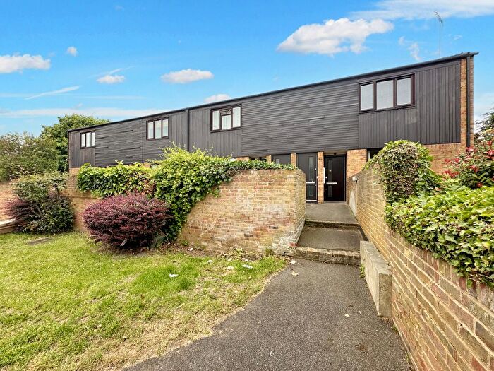 2 Bedroom Flat To Rent In Whitehall Road, Uxbridge, Greater London, UB8