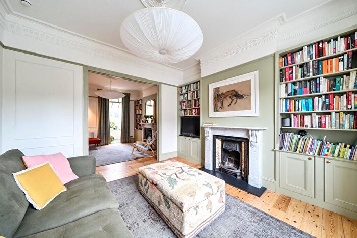 5 Bedroom End Of Terrace House To Rent In Landrock Road London, N8