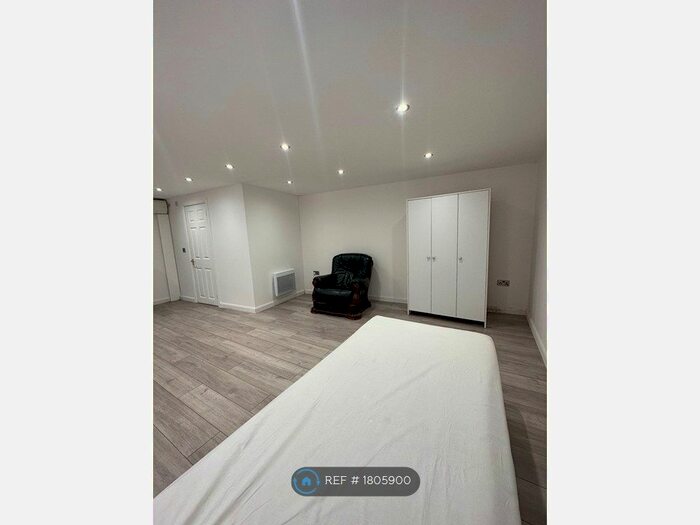 Studio To Rent In Hounslow, Hounslow, TW3