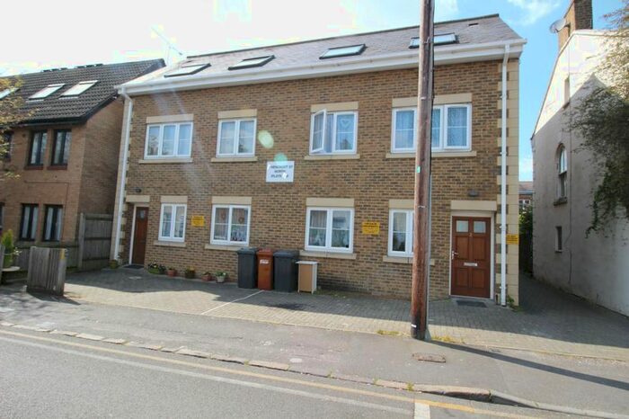 1 Bedroom Flat To Rent In Hencroft Street North, Slough, SL1