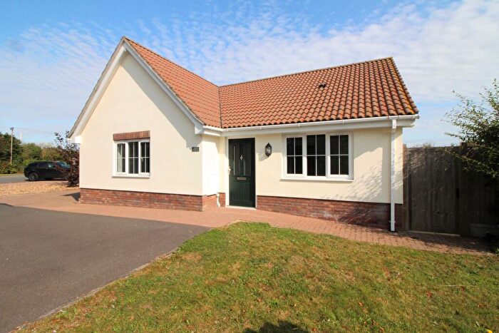 3 Bedroom Bungalow To Rent In Willow Cottage, Main Road, Great Holland, Frinton-On-Sea, CO13