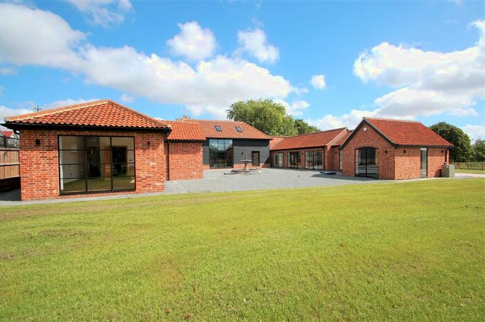 4 Bedroom Detached House For Sale In Maldon Road, Tiptree, Colchester, CO5