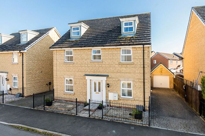 5 Bedroom Detached House For Sale In Red Kite Way, Didcot, OX11