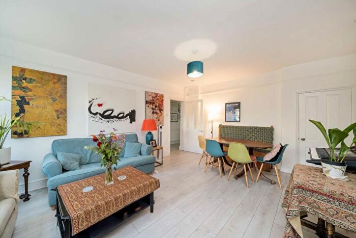2 Bedroom Flat To Rent In Brondesbury Villas, Queens Park, NW6