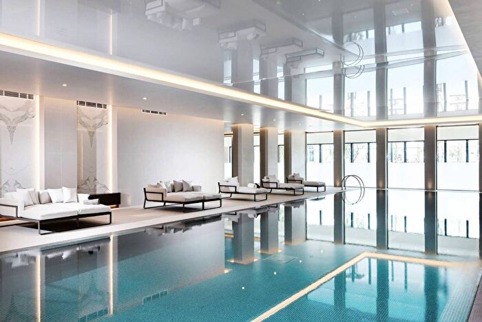 2 Bedroom Flat For Sale In Royal Arsenal Riverside, Woolwich, SE18