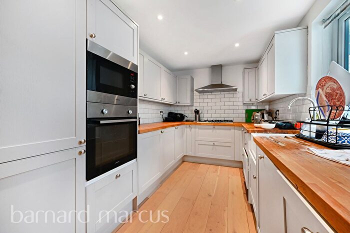 5 Bedroom Town House To Rent In North Drive, Tooting, SW16