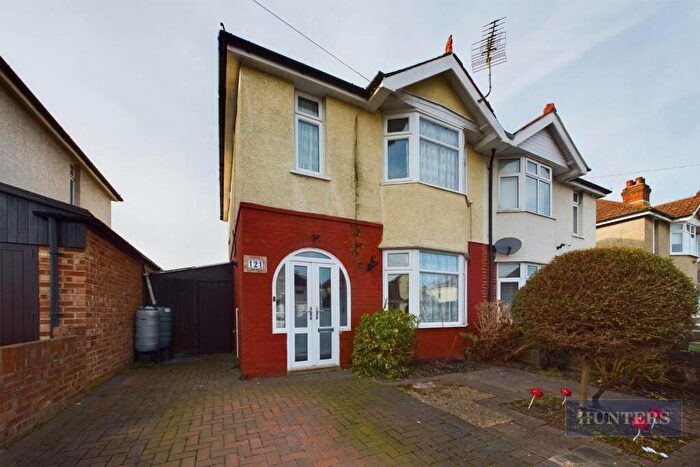 3 Bedroom House To Rent In Rownhams Road, Southampton, SO16