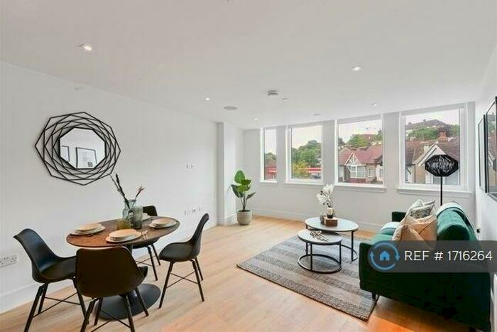 2 Bedroom Flat To Rent In Brighton Road, Purley, CR8