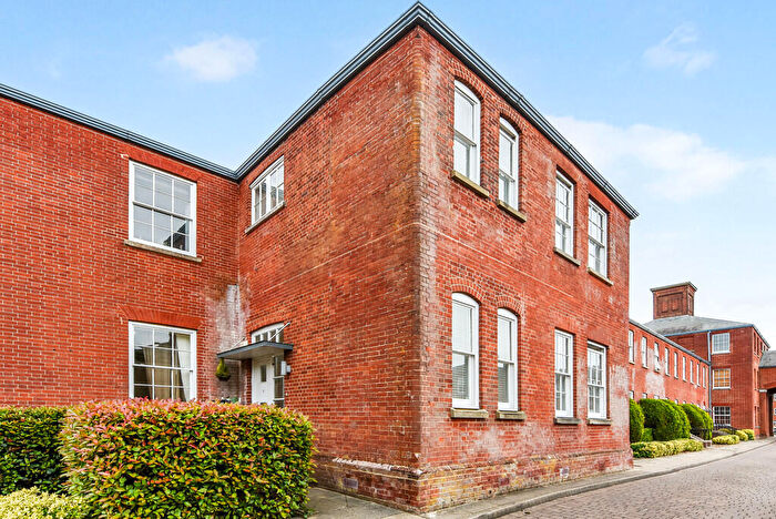 2 Bedroom Mews For Sale In Consort Mews, Knowle, PO17