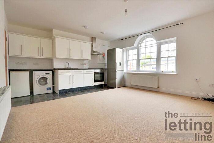 1 Bedroom Apartment To Rent In Baker Street, Enfield, Middlesex, EN1